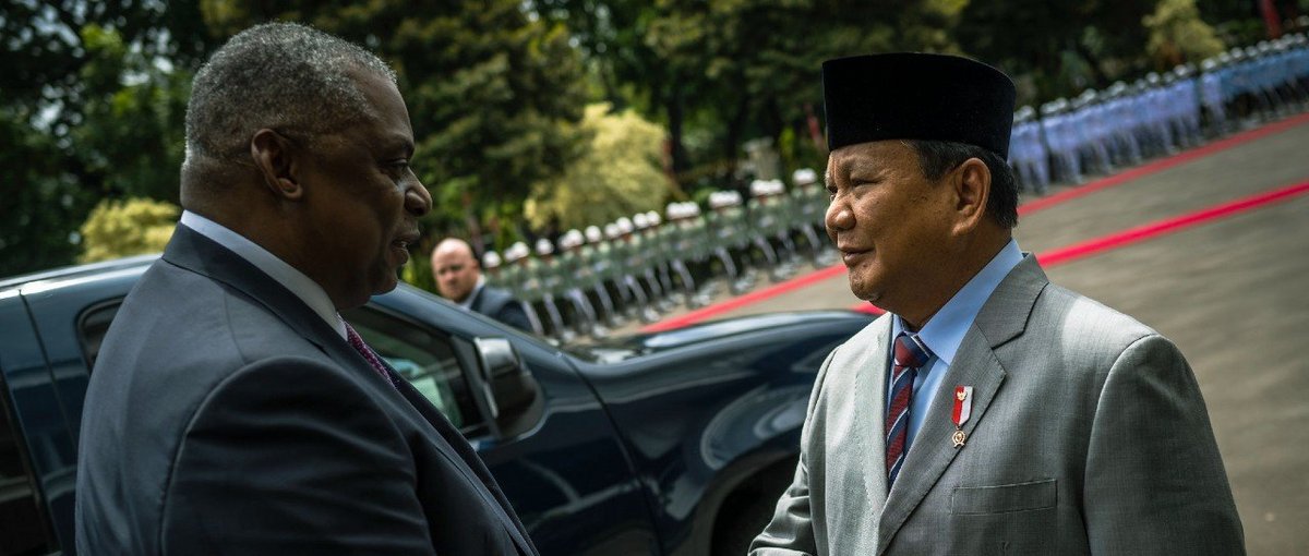 Secretary of Defense Lloyd J. Austin III met Indonesian Defense Minister Prabowo Subianto, Jakarta Nov. 21, 2022 (Flickr/DoD photos by Chad J. McNeeley, CC BY 2.0 DEED)