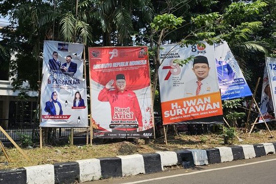 So viel Wahl an einem Tag war in Indonesien noch nie: Am 14. Februar 2024 sind rund 200 Millionen Wahlberechtigte aufgerufen, Regierung und Parlamente auf nationaler, Provinz- und lokaler Ebene zu bestimmen. Unser Foto zeigt Wahlplakate in der Provinz Westjava. © Hendra Pasuhuk
