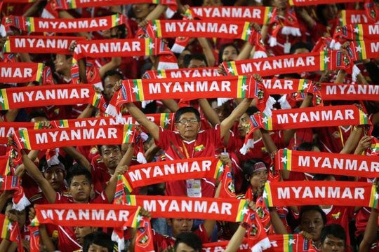 Verbliebene Fans der Nationalelf @ Ye Aung Thu/AFP