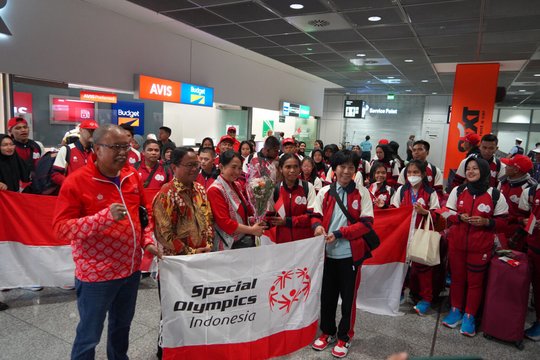 Das Team von Special Olympics Indonesia bei der Ankunft am Frankfurter Flughafen. © Hendra Pasuhuk