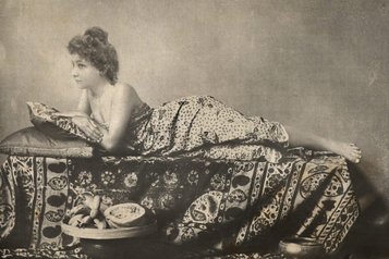 „Untitled“. Aus der Serie Mardjiker Photo Studio (2015) des indonesischen Künstlers Agan Harahap. © Agan Harahap, alle Rechte vorbehalten