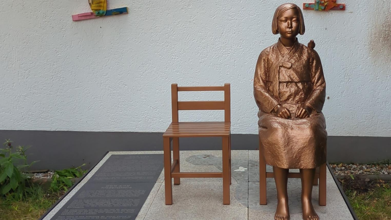Die Friedensstatue „Đông Mai“ hat im Bonner Frauenmuseum einen würdigen und dauerhaften Platz gefunden. © Frauenmuseum Bonn