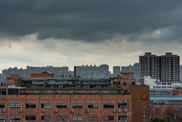 Wolken über der Sun Yat-sen Universität in Guangzhou.